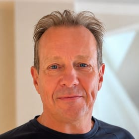 Head shot of Andy Winstanley